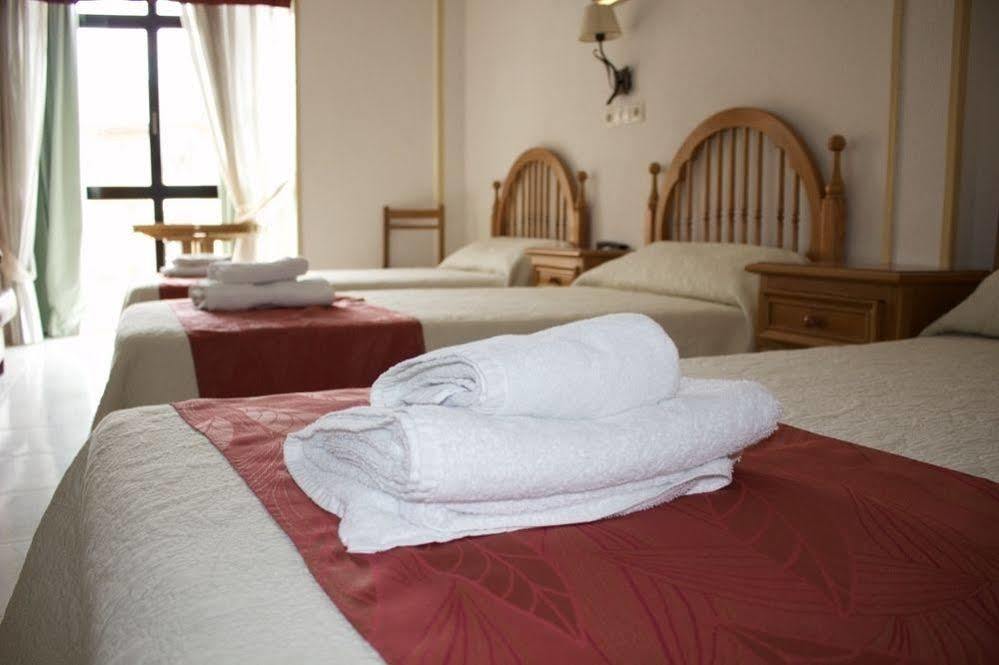 Pension Venecia Pinto Exterior photo